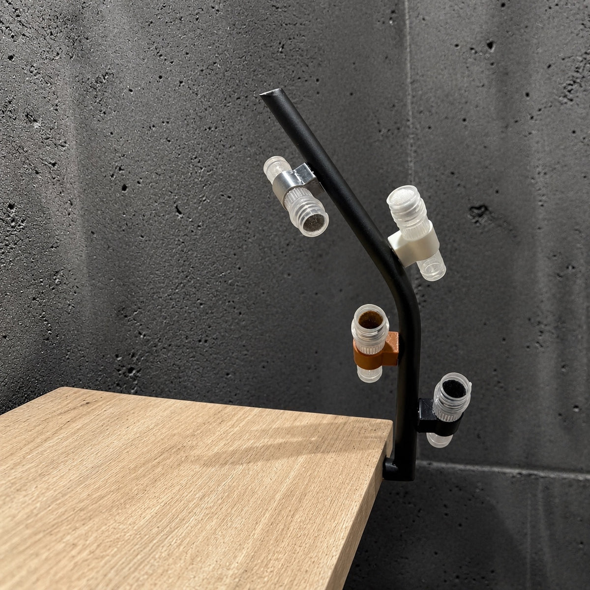 Duftrør med magnetisk holder